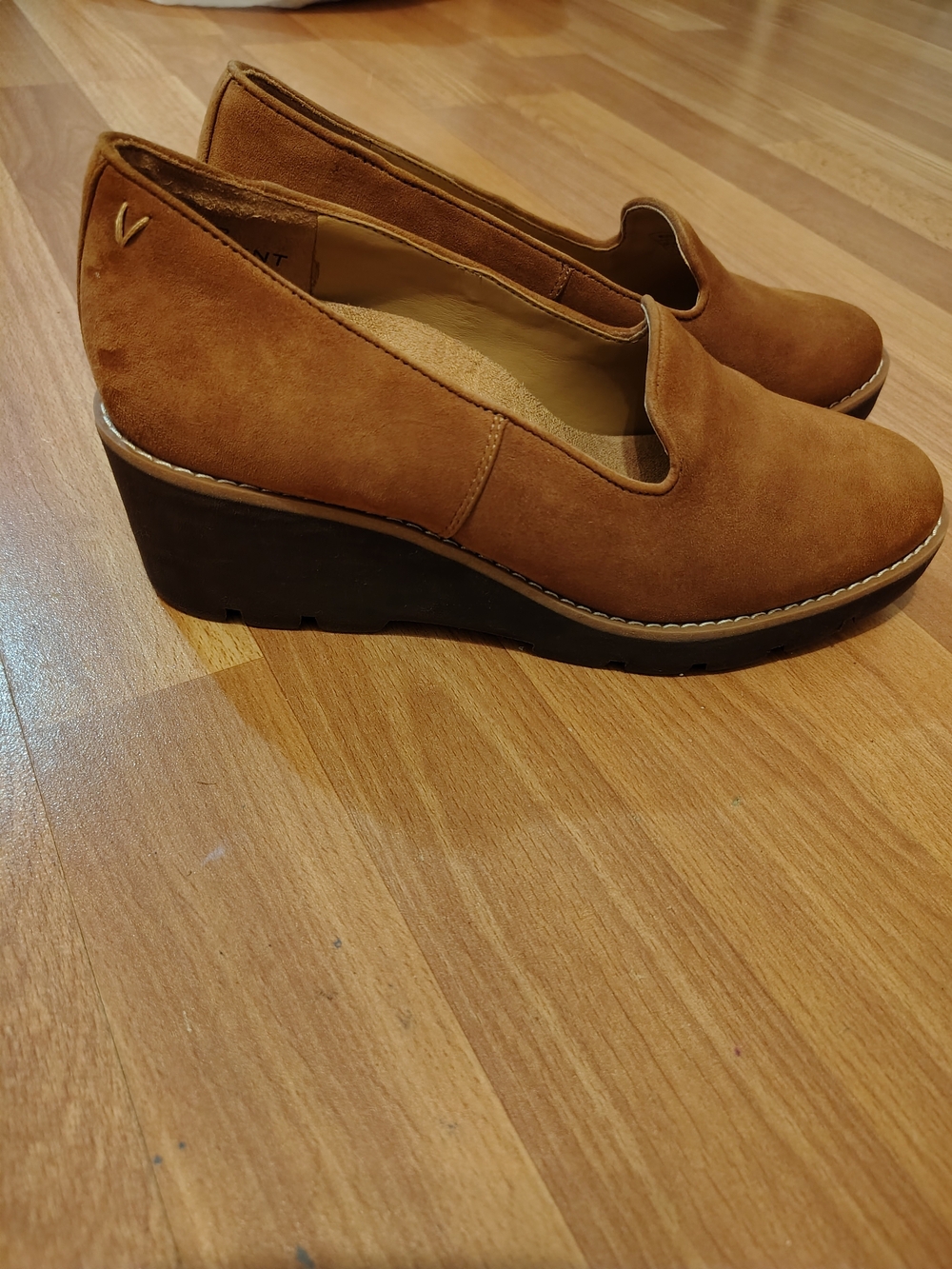 Vionic Willa Wedge Water Repellent Suede Slip-On Loafers Women's Size 7 Tan